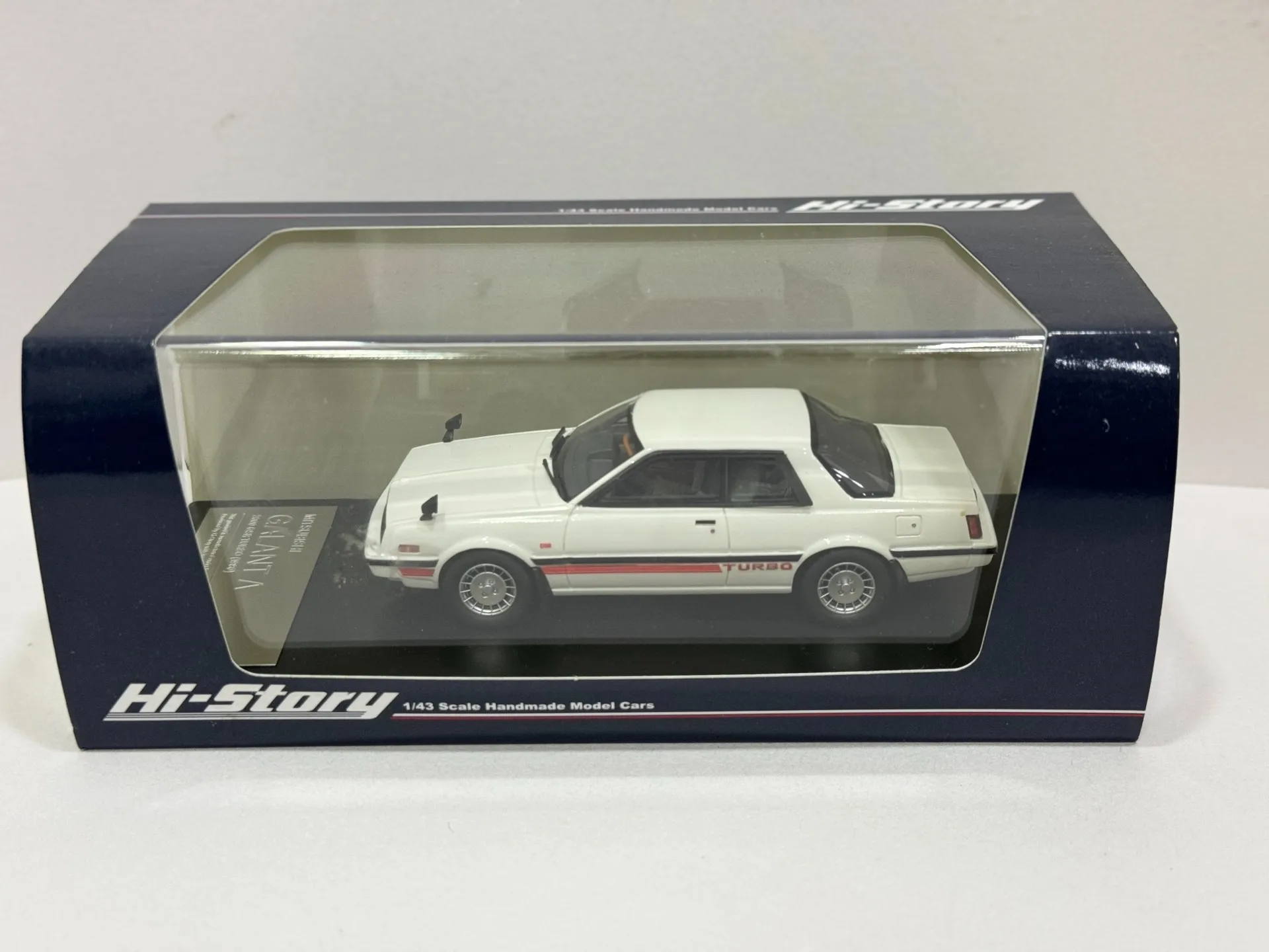 

Less Standing Sign Broken Window Diecast Hi Story 1/43 Scale Mitsubishi Galant Resin Car Model Collectible Toy Gift Souvenir