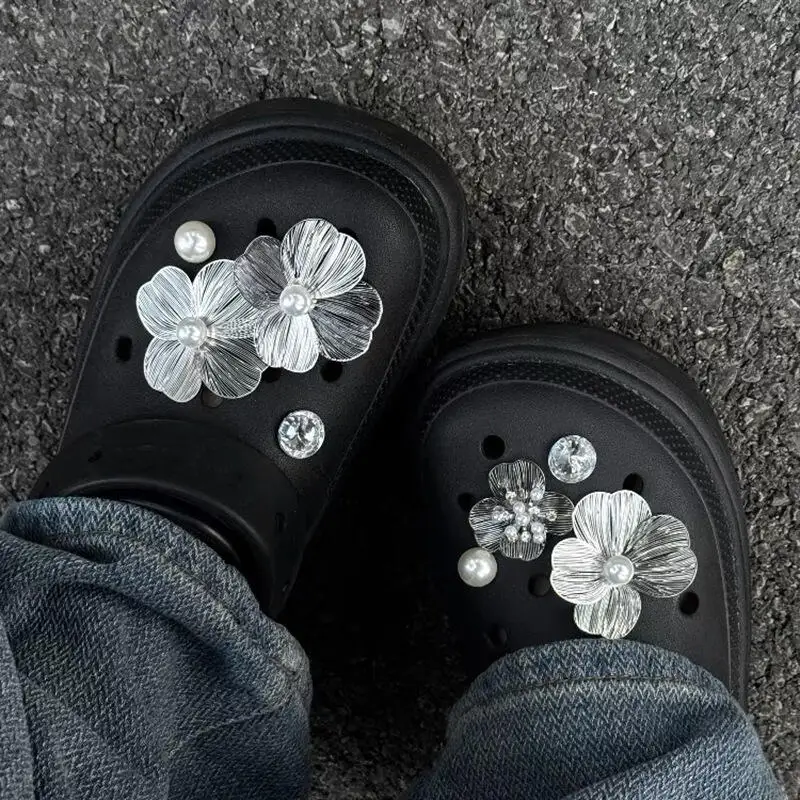 Luxury Metal Flower Clogs Accessories Summer 2026 DIY Pearl Designer Shoes Charms Set French Retro Woman's Shoes Decorations