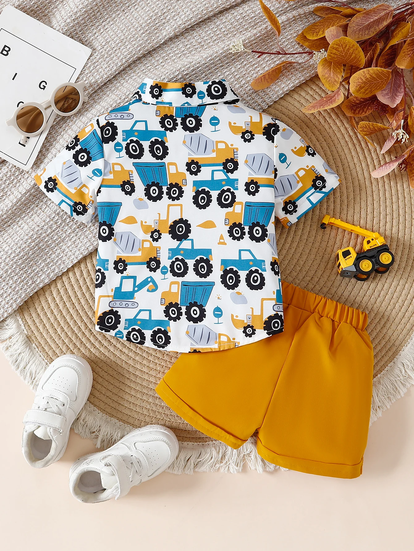 Adorable Trendy SS2026 Baby Boy Car/Dinosaur Print Short Sleeve Shirt & Shorts 2pc Set (0-4Y): Soft Cotton, Ideal for Home Casua