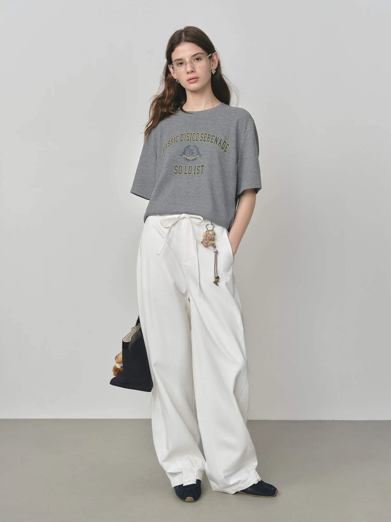 FSLE 2025 ใหม่ 30% Cotton Casual Retro Letter พิมพ์เสื้อยืดแขนสั้นผู้หญิง 2025 ใหม่มาถึงรอบคอด้านบน 25FS13294