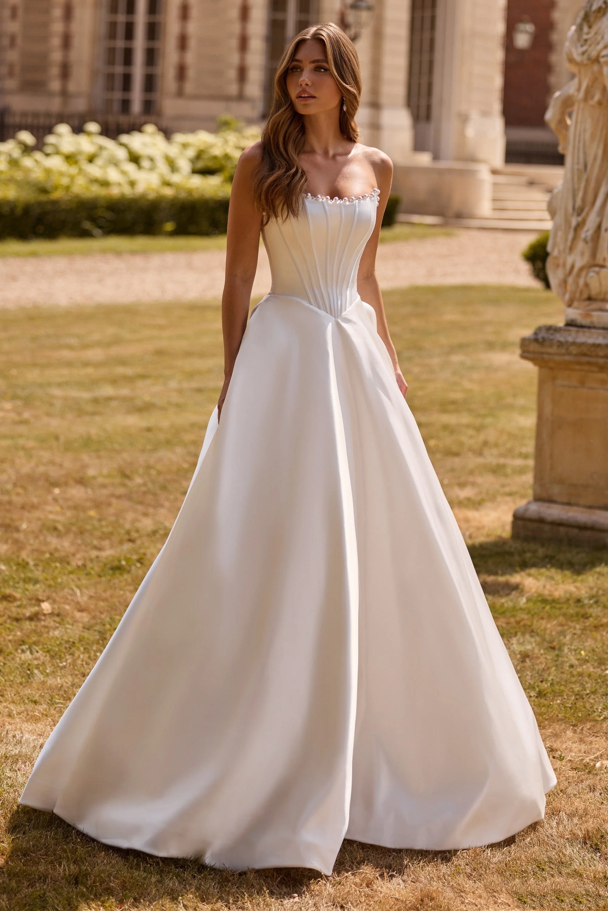 White Wedding Dresses A Line Women Strapless Corset Pearls Elegant Bridal Gown Simple Vestido De Novia Customized