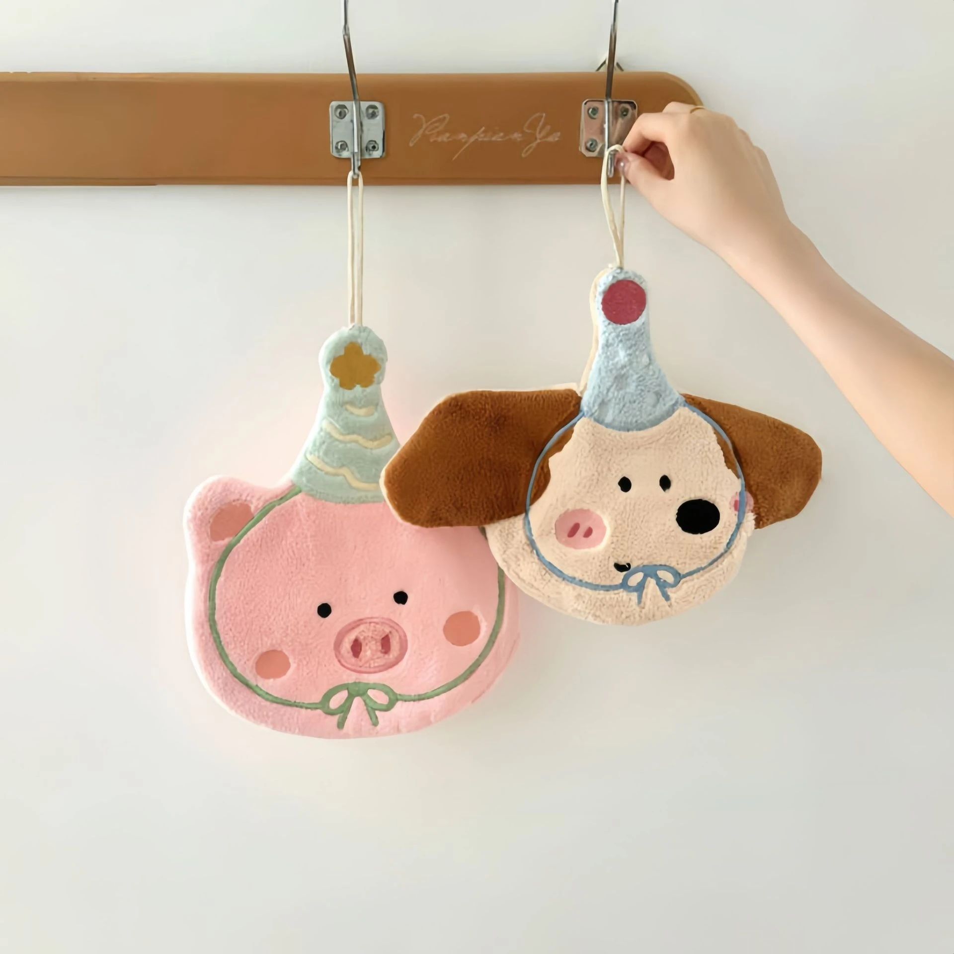 Cute Plush Hand Towels Cartoon Hanging Handkerchief for Kids Bathroom Mini Hand Towel Kitchen Decor