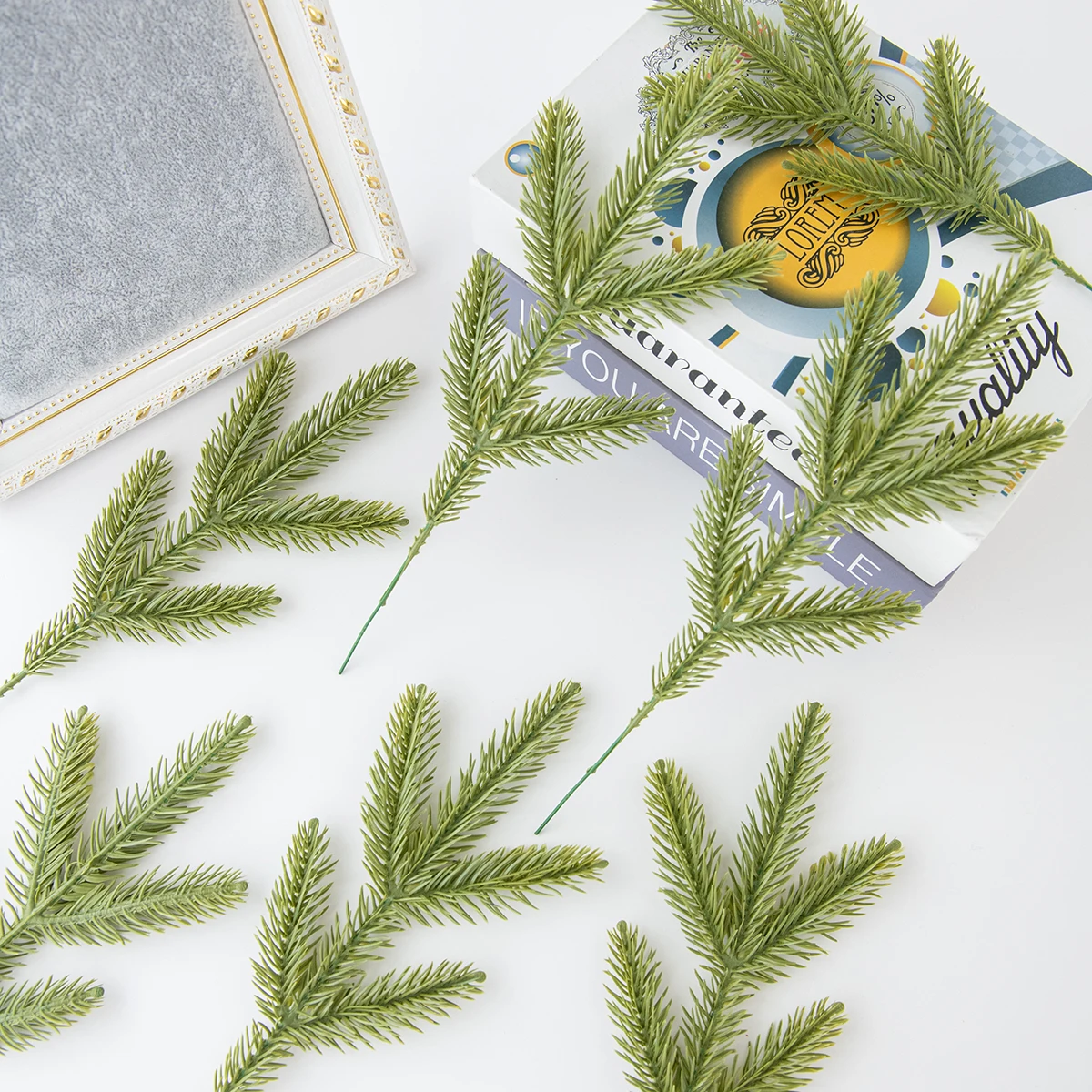 

5pcs/10pcs Artificial Plants Christmas Tree Home Decoration Accessories New Year Wedding Decorative Flowers Wreaths Needlework