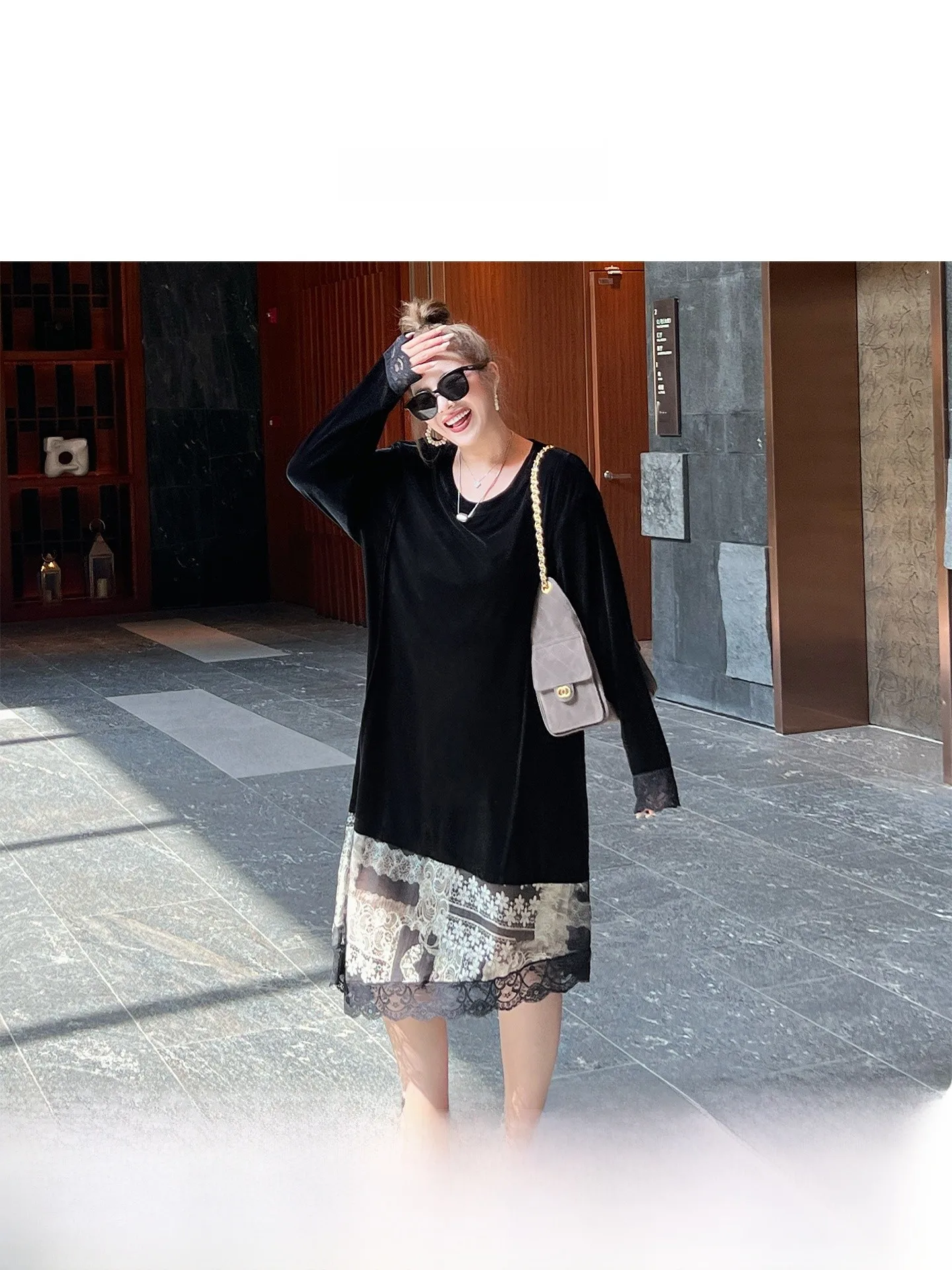 

Большая вельветовая юбка А-силуэта с кружевными вставками, скрывающая недостатки фигуры, осенняя, повседневная, с высокой талией, длинная, с круглым вырезом