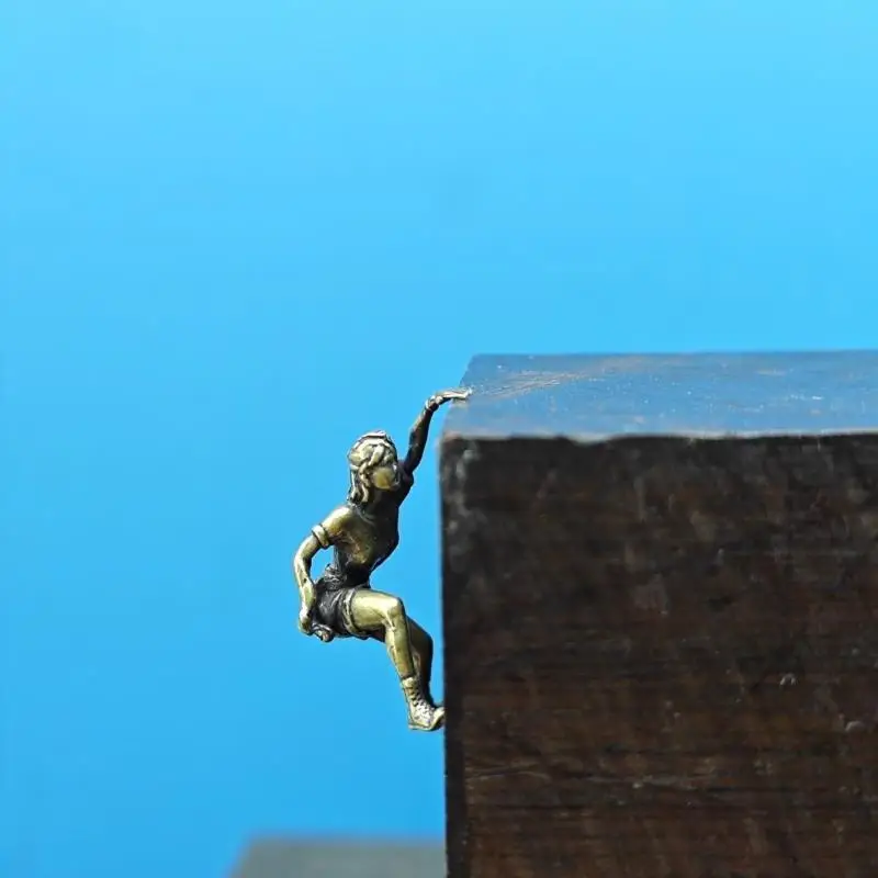 Brass Rock Climbing And Mountaineering 1:64 Miniature Scene Figurine Car Model Landscape Sandbox Photography Artificial Mountain
