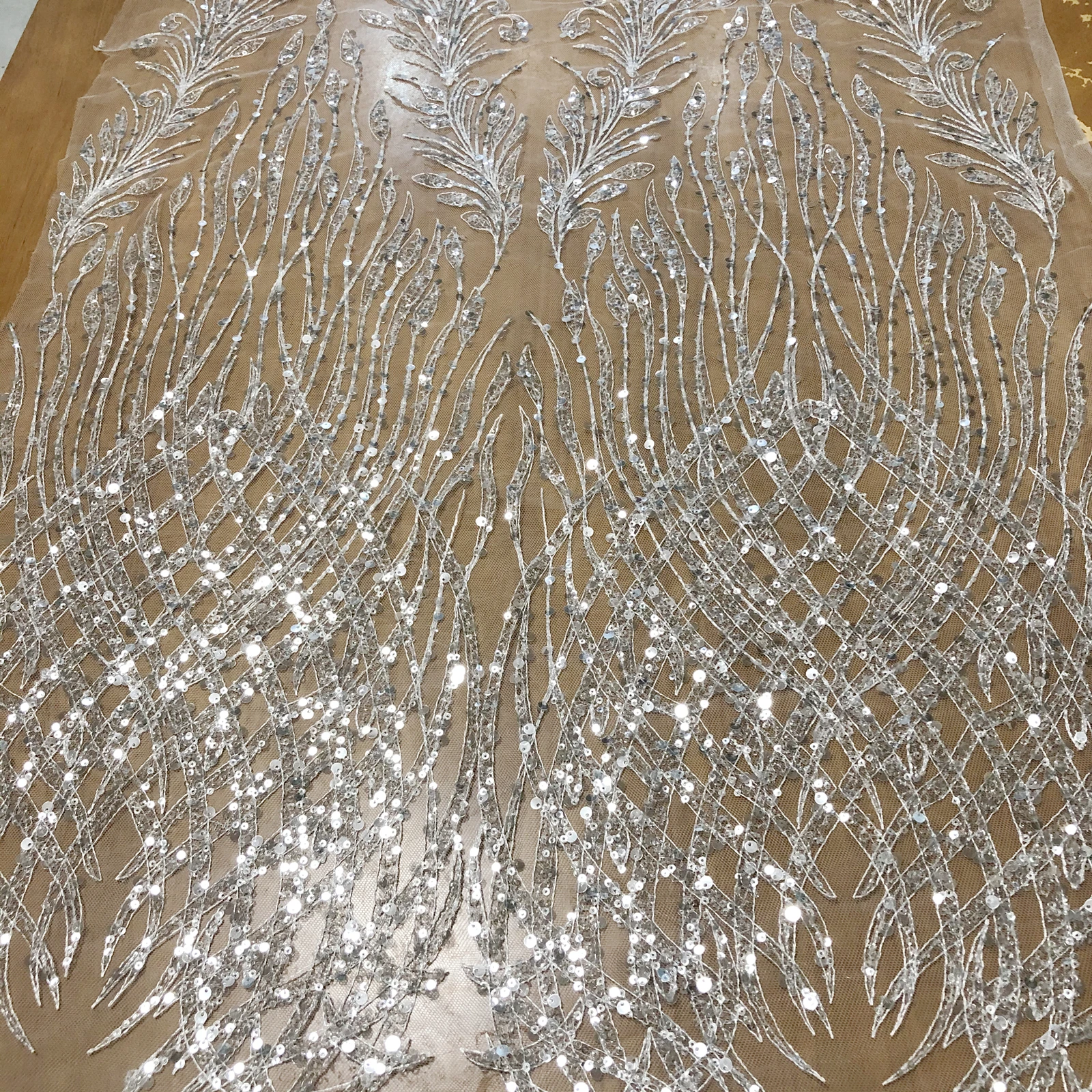 Robe brodée en tulle à paillettes brillantes, accessoires vestisens, tissu en dentelle, convient pour mariage et soirée, patients