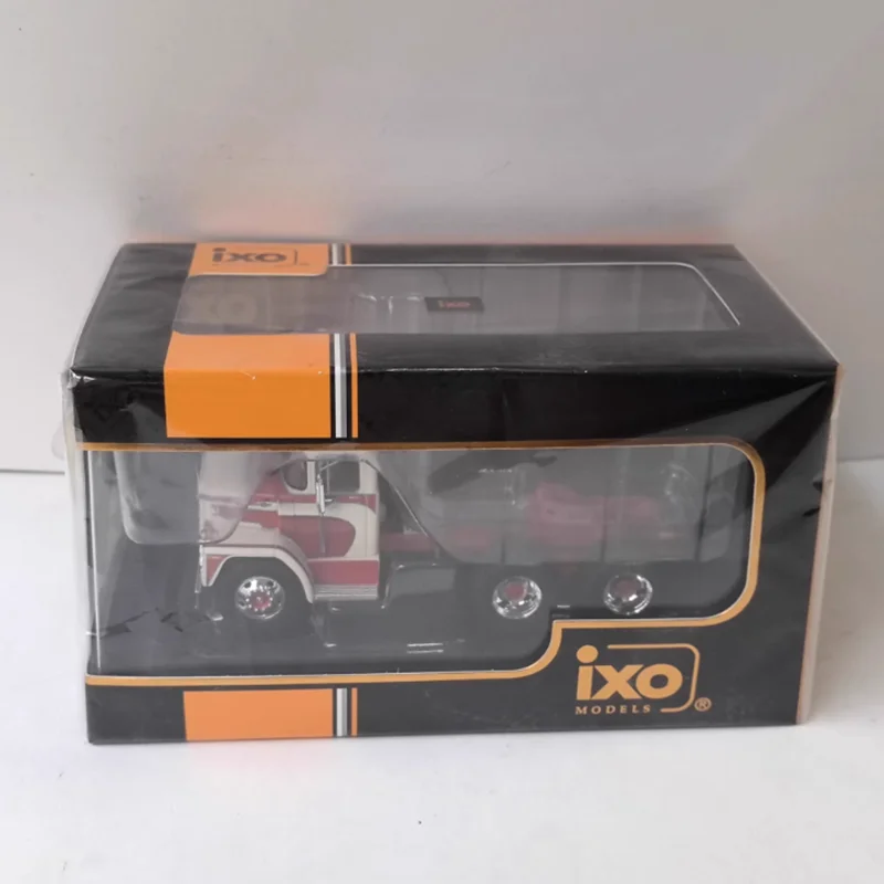 IXO 1/43スケール LCF CT900 1960 合金製シミュレーションカーモデル 静態コレクション 装飾 ホリデーギフト おもちゃ 記念品