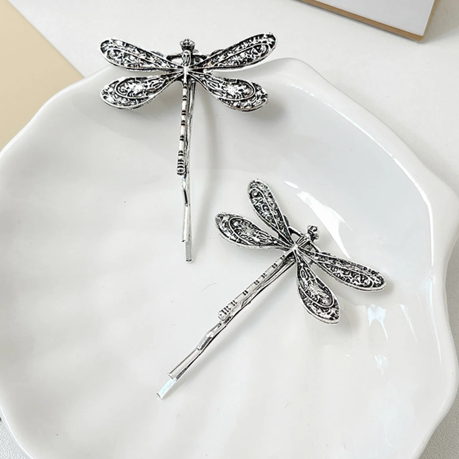 

2023 Metal Dragonfly Hairpin Retro Exquisite Insect Hair Clip For Women Cute Sweet Hair Styling Pins Retro Y2K Hair Accessories