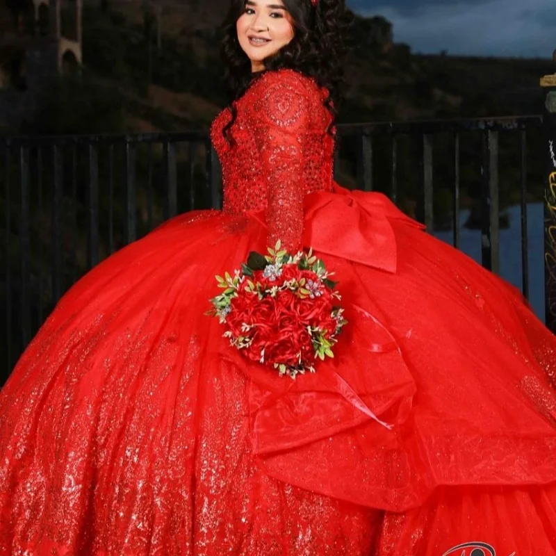 فستان Quinceanera أحمر لامع مزين بحفلة تول دانتيل مكشوف الأكتاف وذيل طويل وفيونكة فيستدوس دي 15 quinceañera مخصص