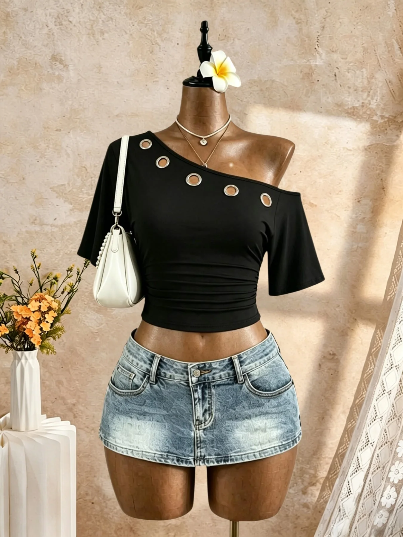 Damen One-Shoulder-Top mit Ösen, Metallring-Ausschnitt, kurzen Ärmeln, gerafftem Seitenbund, schmaler Passform, Y2K, lässig, für den Alltag, Streetwear, T-Shirts, Tops – Detail 6