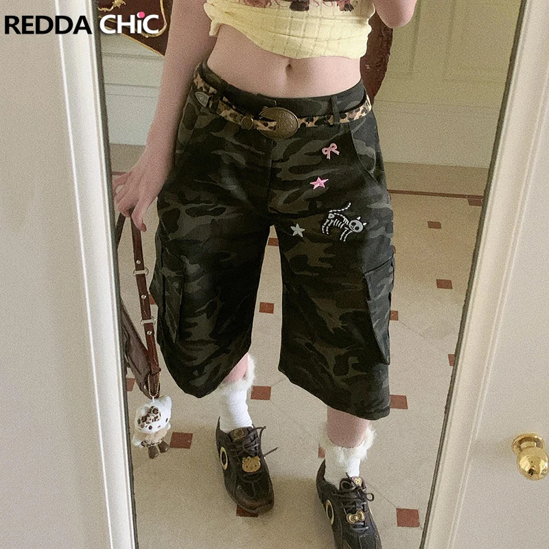 

ReddaChic Retro Camouflage Baggy Jean Shorts Patch Embroidery Star Loose Casual Cargo Pockets Bermuda Pants Y2k Women Streetwear