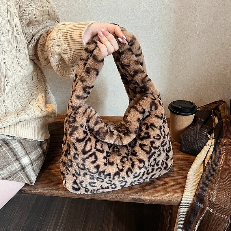 

Autumn and Winter Crossbody Leopard Pattern Plush Tote Bag for Women 2024 New Hairy Large Capacity Work Commuting Hairy Bag Sac