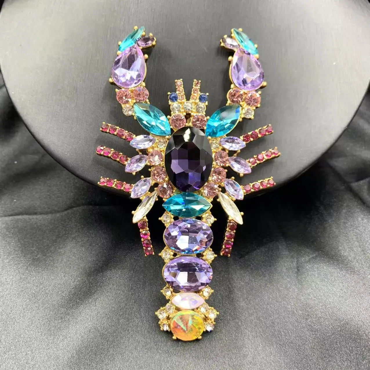 

Vintage Bronze Alloy Glass Lobster Brooch High-End Sparkle Animal Pin Accessories Personalized Langouste Brooches Accessroies