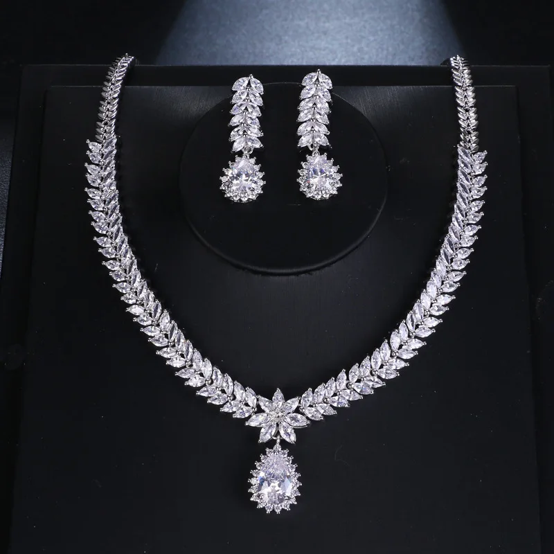 

Ювелирные наборы для ужина, свадьбы, невесты, 2 шт., ожерелье, серьги, лист, растение, белый циркон, элегантные украшения, женский подарок на годовщину