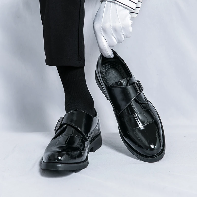 Sapatos de festa de luxo para homens deslizamento em sapatos formais para homens dedo do pé apontado preto couro do plutônio sapatos de negócios casuais escritório casamento