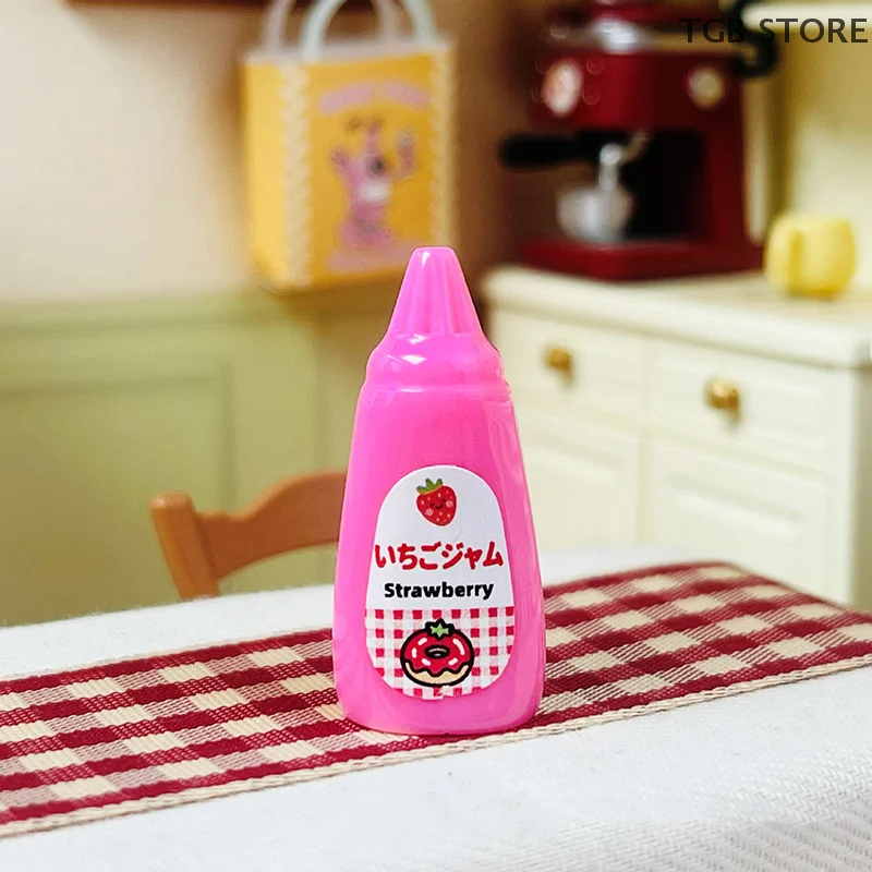 ランダムなミニチュアドールハウス用ジャム、ミニケチャップ、ごっこ遊び用食品、ドールデコレーションアクセサリー、おもちゃ