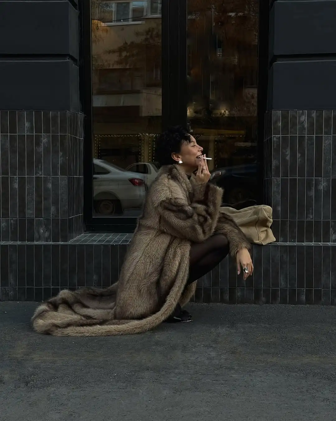 المرأة الفاخرة التلبيب فو الفراء سترة الأزياء التلبيب كم كامل أفخم فضفاضة الدافئة سترة طويلة سيدة الشتاء تخفيف الشارع ملابس خارجية