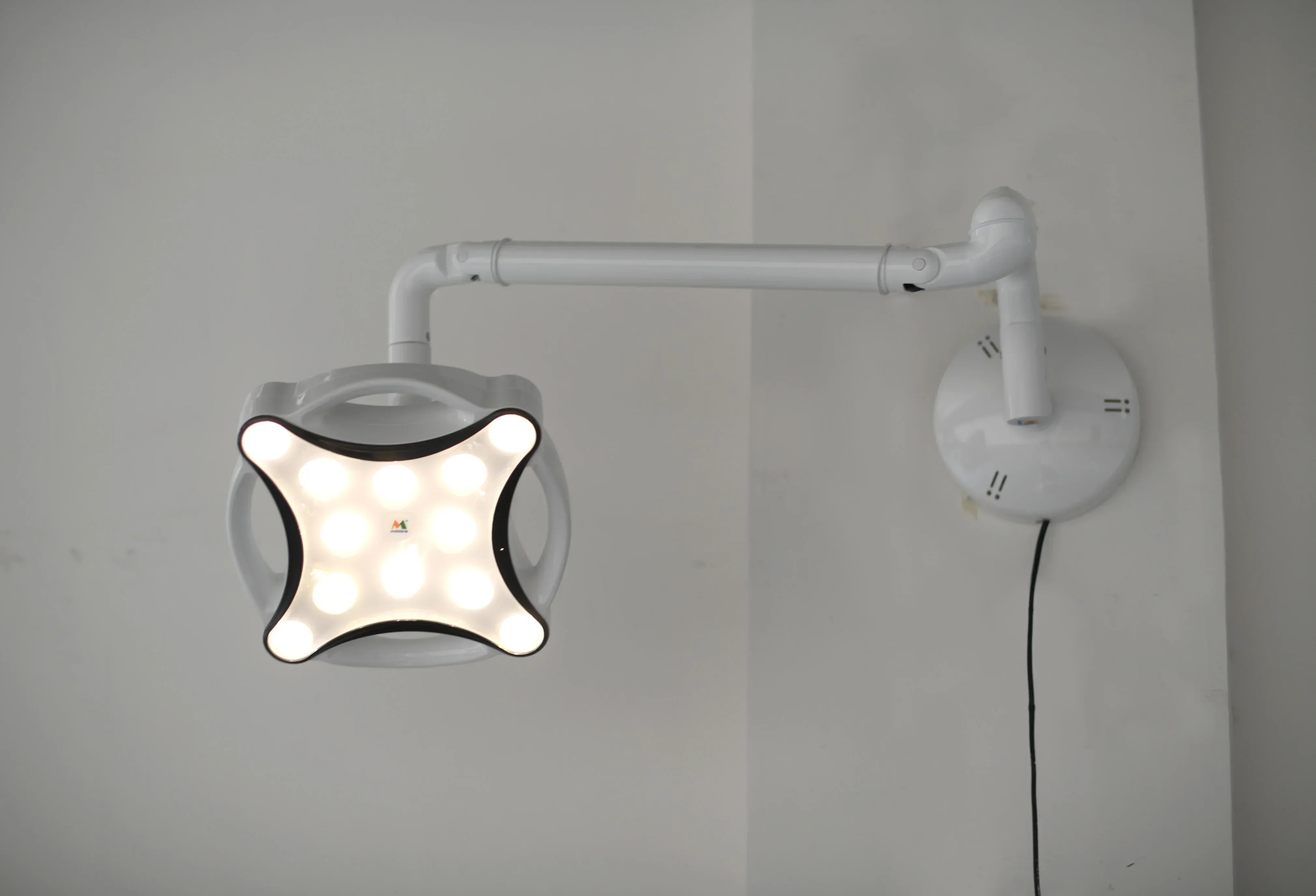 

Премиум-продукты 2025 JD1700, потолочная и настенная светодиодная лампа для операционного театра, почти детали хирургического освещения, светодиодная лампа для осмотра