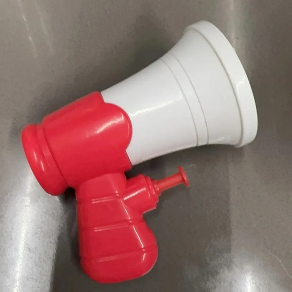 

Splashing Spray Children's Trumpet Water Easy To Fill Plastic Trumpet Water Spray Toys Cute Handheld Horn Water Play