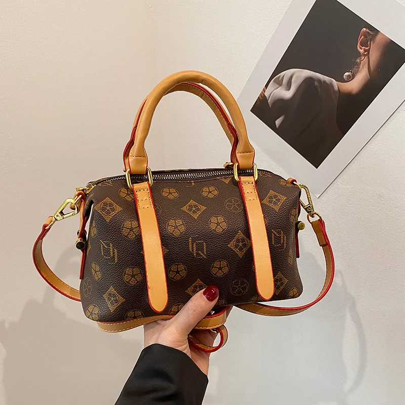 حقيبة مربعة مبطنة لعام 2025، محفظة كتف للخريف للنساء، حقيبة كروس بحزام على شكل سلسلة، حقيبة متعددة الاستخدامات من اليوم إلى الليل، محكم #1