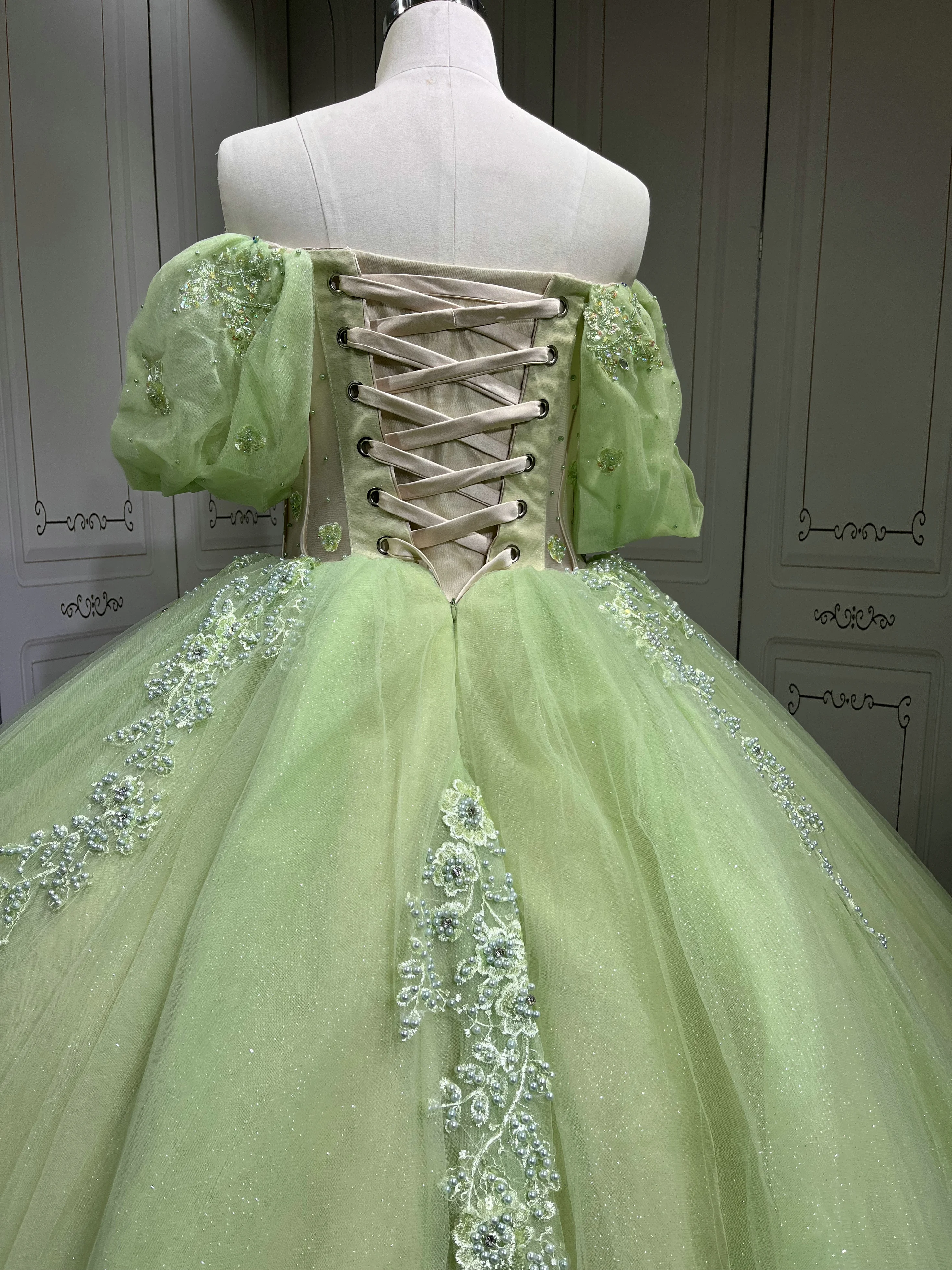 Robe Quinceanera sans bretelles à manches bouffantes, appliques en dentelle, vert sauge, robe éducative, fête d'anniversaire, quoi que ce soit, XV Anos