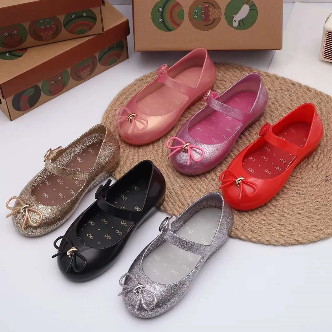 

Classical Little Bowknot Silver Girl Spring Jelly Shoes Princess Fashion Flat Single Shoes Children PVC Soft Beach Sandal HMI102