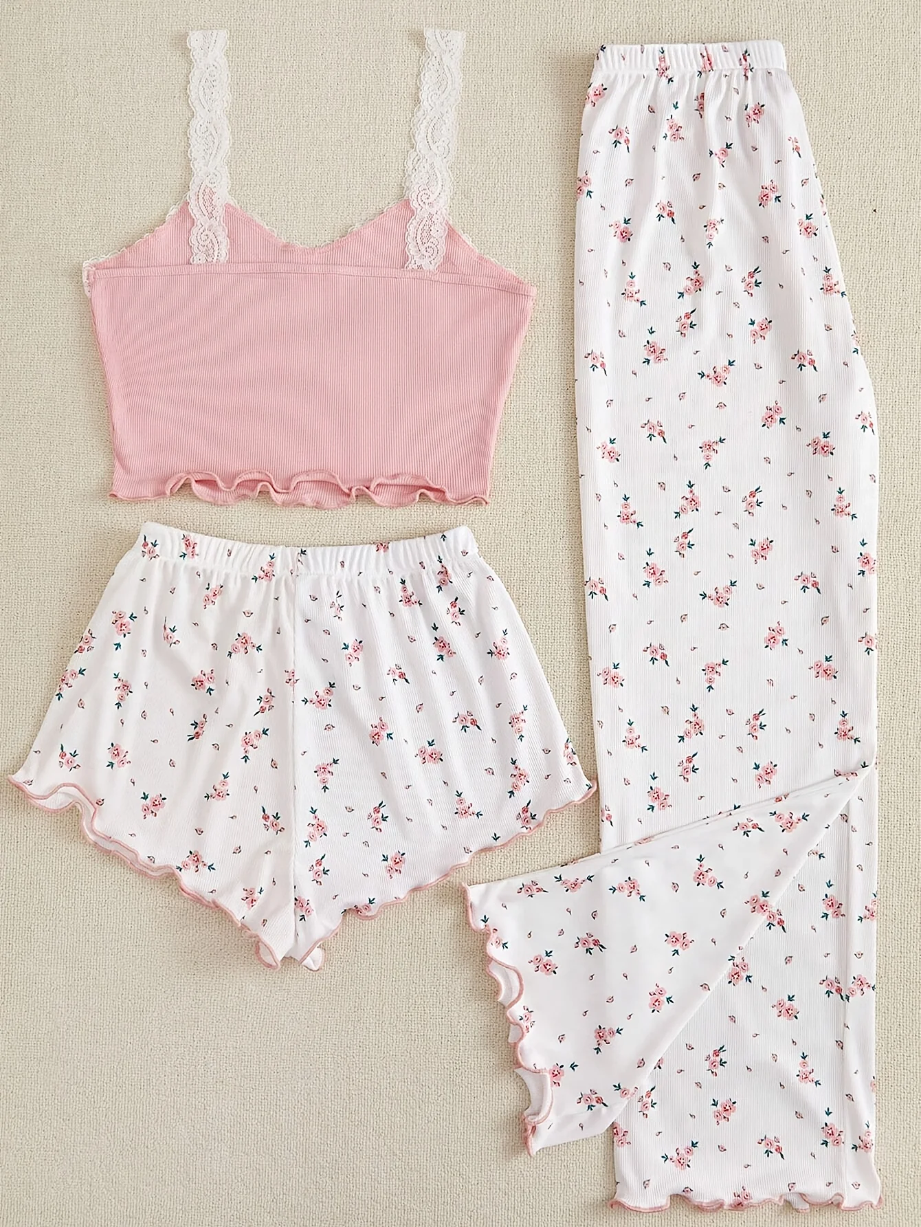 ฤดูร้อน 3-PCS ชุดนอนสตรีชุดคอวีถักลูกไม้ Suspender พิมพ์ลายดอกไม้กางเกงขาสั้นจับคู่กับกางเกงชุดนอนสบายๆ