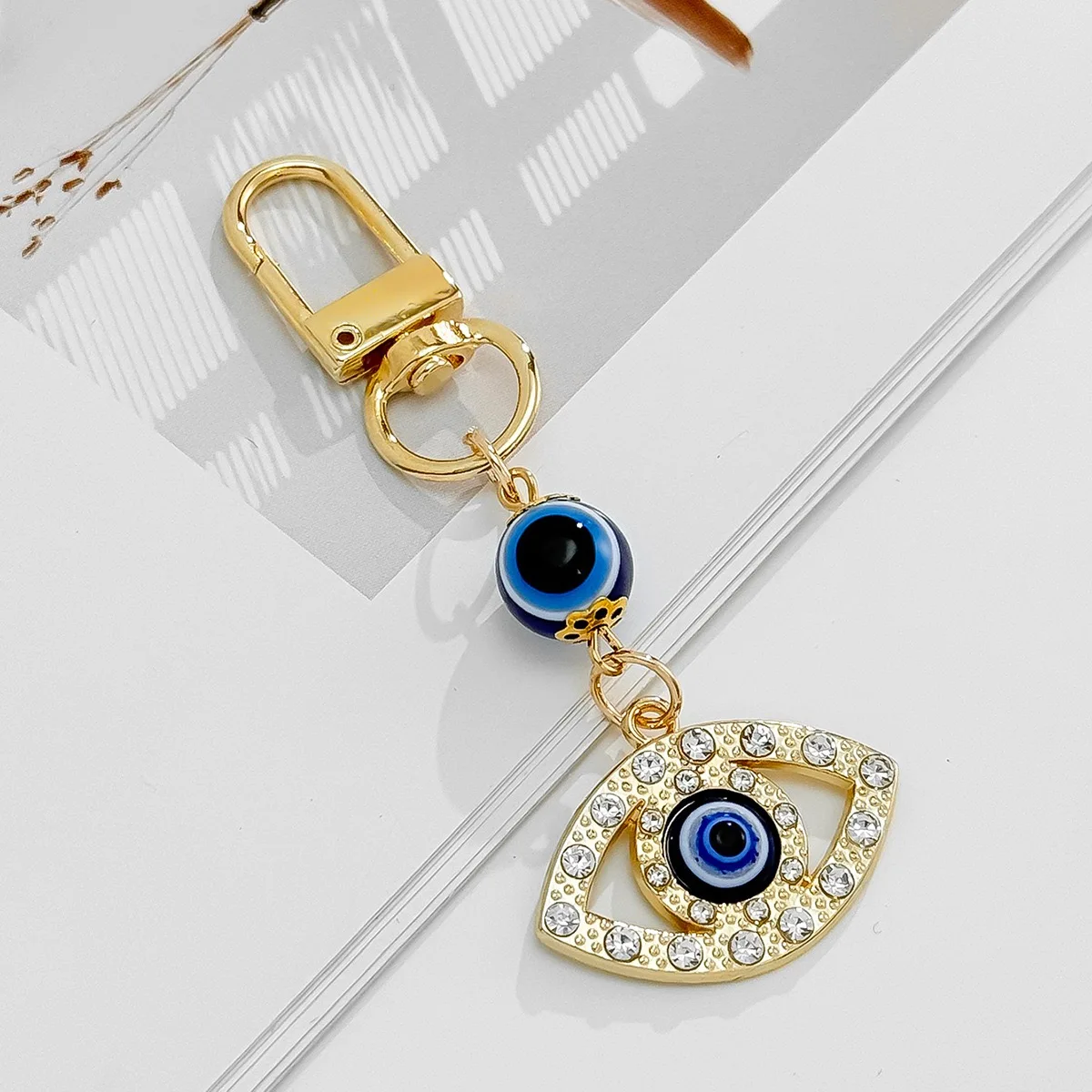 1 Stück Evil Eye Schlüsselanhänger, Strass-Anhänger, Karabinerverschluss, Handtaschen-Charm, türkisches blaues Auge, Glücksbringer, Taschen-Dekoration, Geschenk – Detail 2