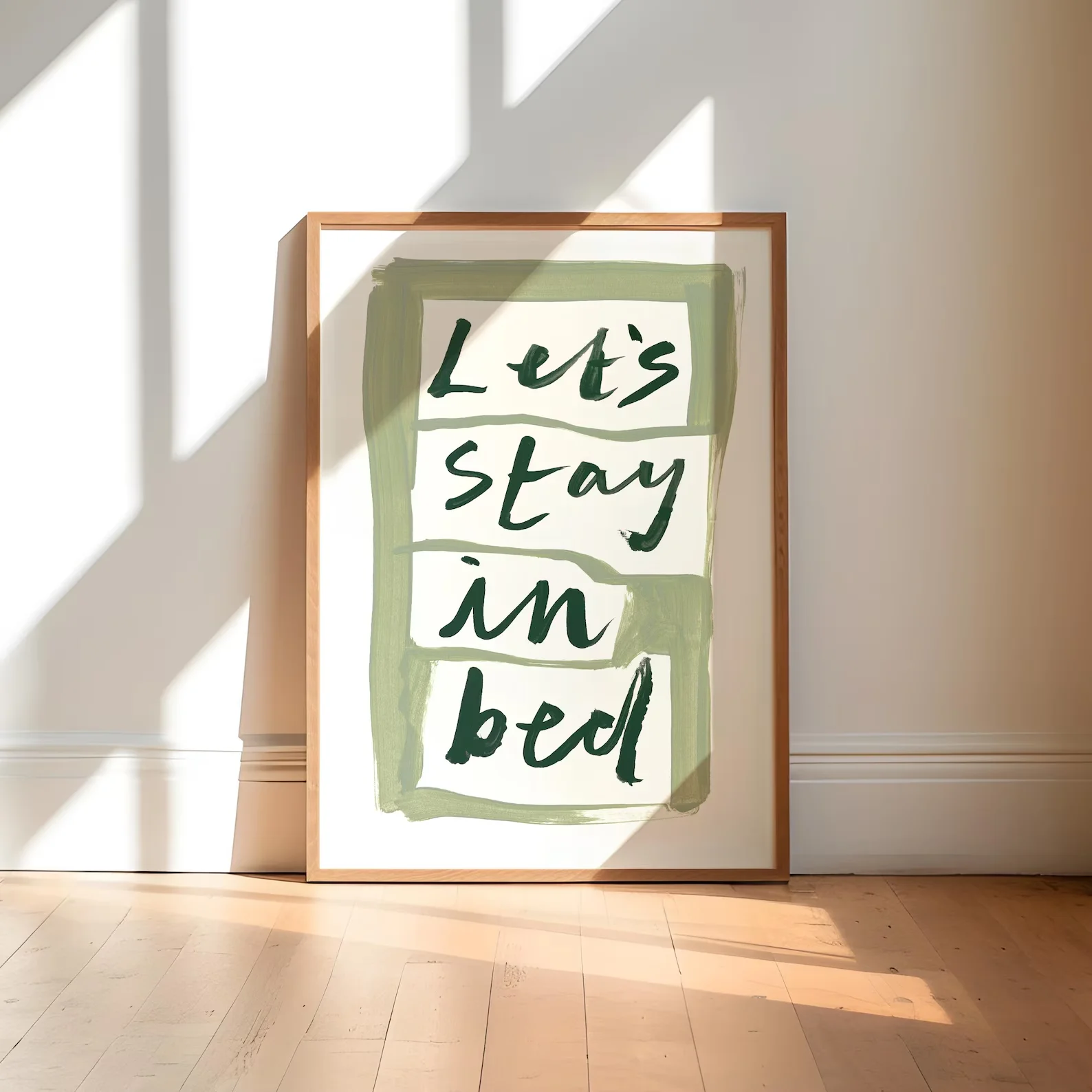 

Художественная печать «Let's Stay In Bed»: ручная роспись, типография в цвете шалфейно-зеленый