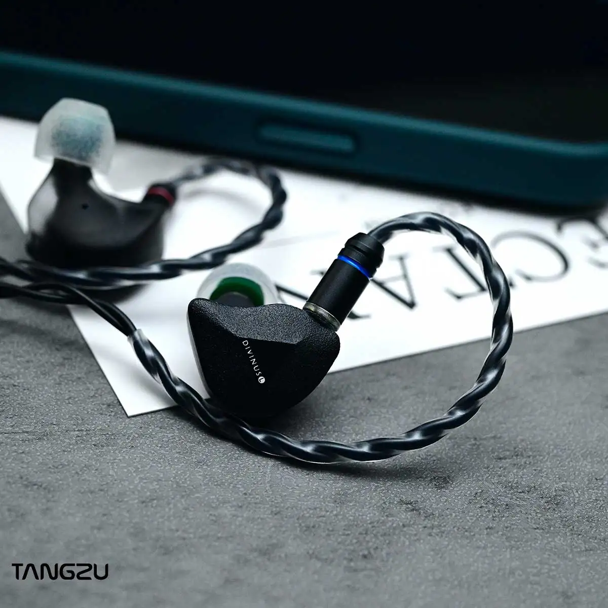 TANGZU FUDU VERSE 1 auriculares con cable, audífonos dinámicos de 10mm + 2 monitores internos de armadura equilibrada, 0,78mm, 2 pines