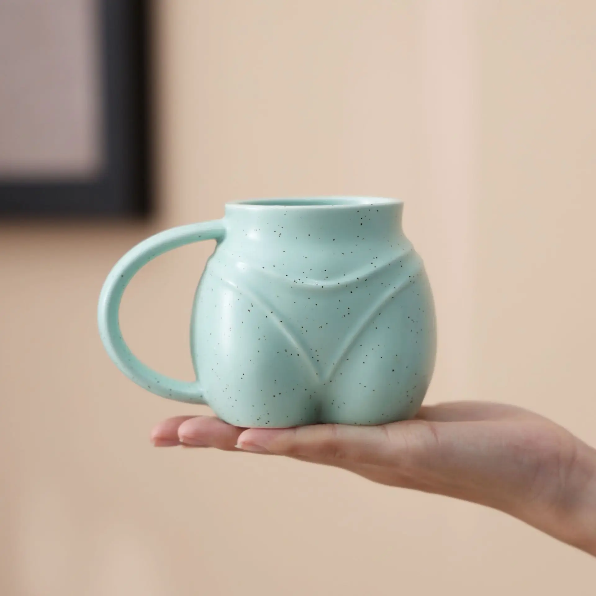 Funny Bikini Butt Shaped Coffee Mug Creative Ceramic Mug Sexy Female Body Booty With T-back Cup 330ML