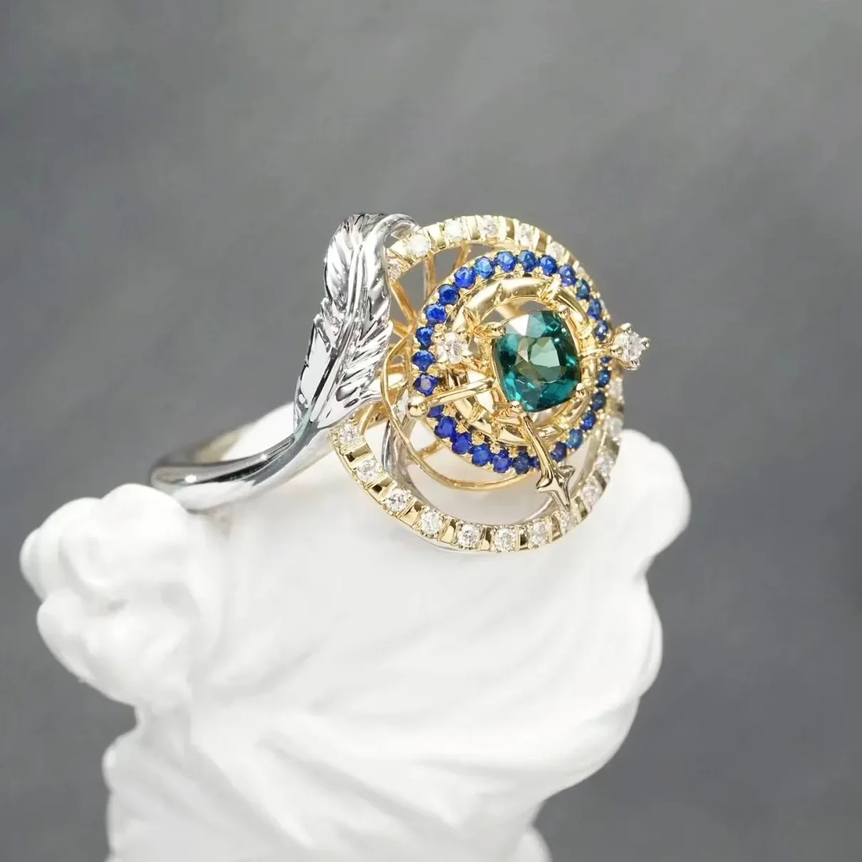 Imitation Peacock Green Prague Astronomical Clock Colorful Zircon Ring Retro Temperament Niche Design High Grade Opening  Ring