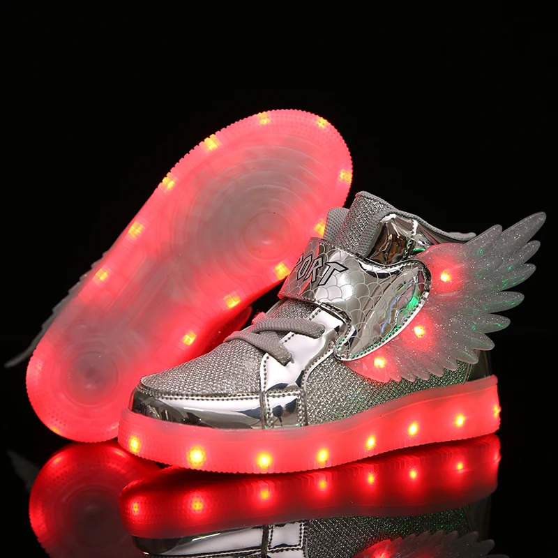 

Girls' Pink Winged Light-Up Shoes for Summer: 7-Color Flashing Sneakers for Kids and Students