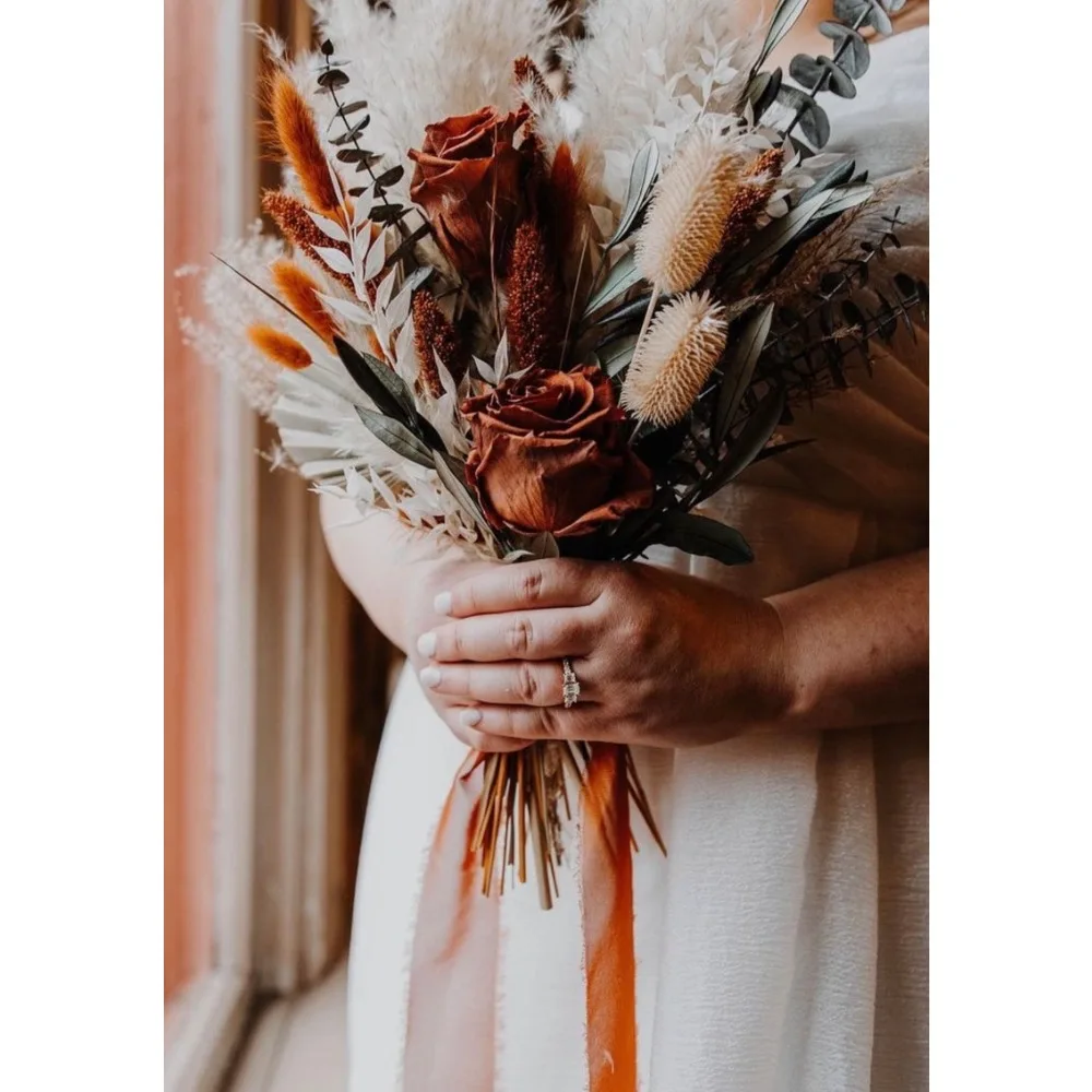 Ramo de flores secas para novia y dama de honor, olivo pequeño, hierba de Pampas de óxido, flores de boda