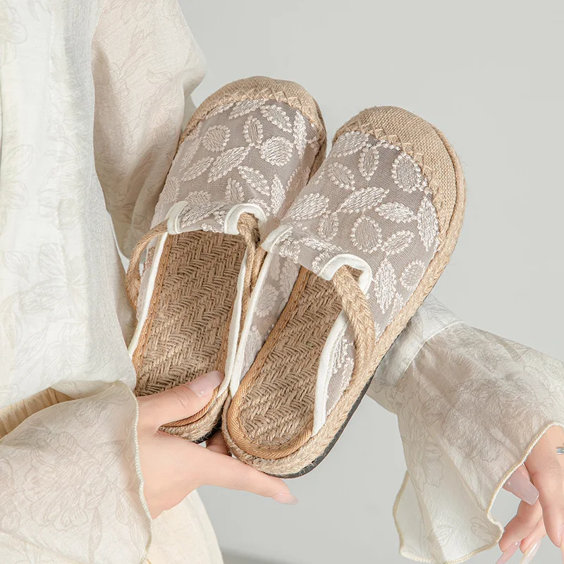 

Новые летние женские тапочки 2026 года в стиле ретро с вышивкой, на плоской подошве, для внешней торговли