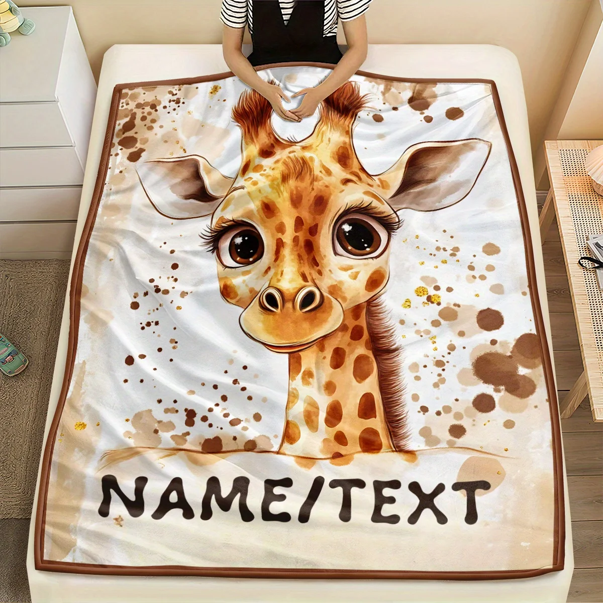 Customized name cute giraffe blanket，soft,warm,lightweight flannel,suitable for sofa beds,travel camping, living rooms，offices