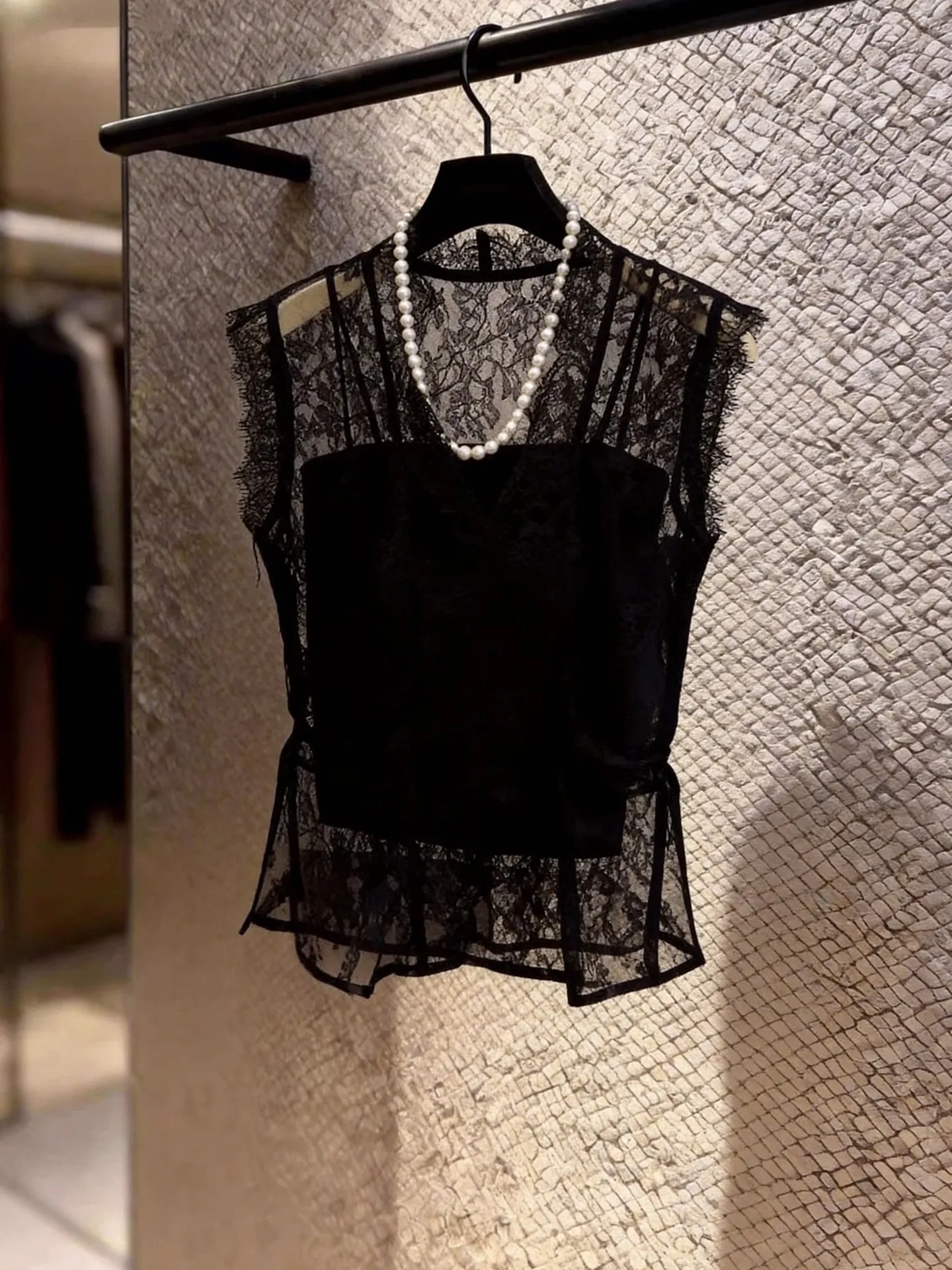 

Fashionable Sexy Light Maturity Style Sleeveless Lace Splicing Design Summer New Slimming Top Korean Style Straight Cut Silk