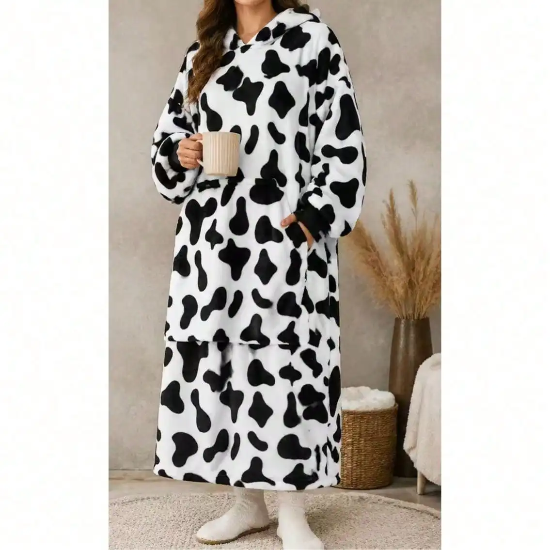 Oversized Cow Print Blanket Hoodie, Unisex Long Fleece Hooded Lounger Robe With Giant Pocket, Cozy Warm Flannel Sleep Dress Loungewear For Men & Women