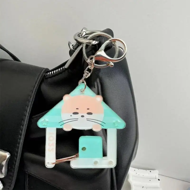 2025 سحر كرتون نابض بالحياة جديد لملحقات الحيوانات الأليفة الملحقات Carabiner Keychain للمغامرات اليومية #1