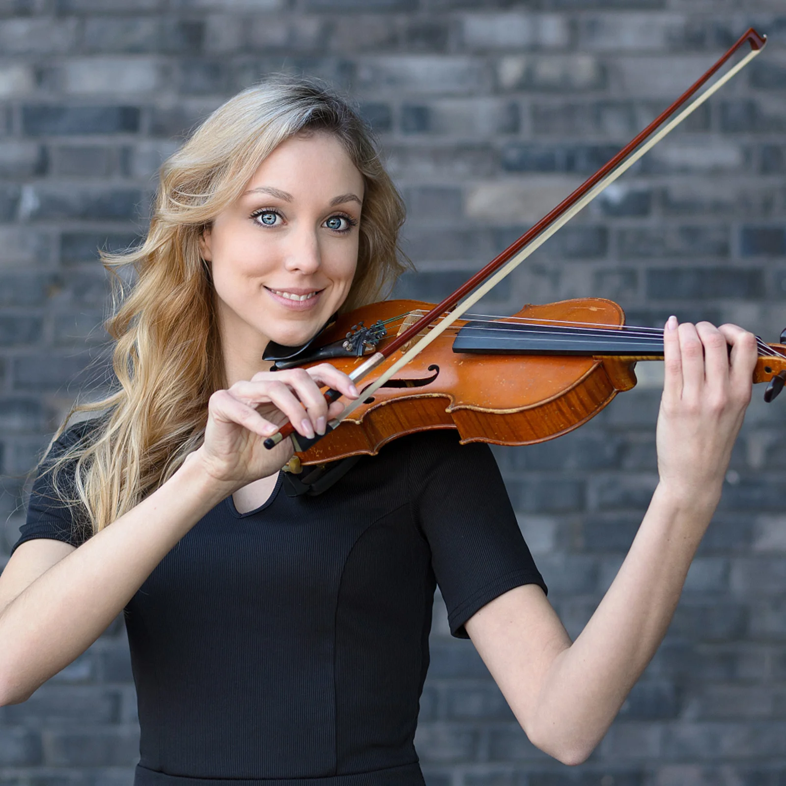 

1/10 Violin Bow Red Sandalwood Horse Hair Well Balanced For Beginner Practice Replacement Bows Violins Student Instrument