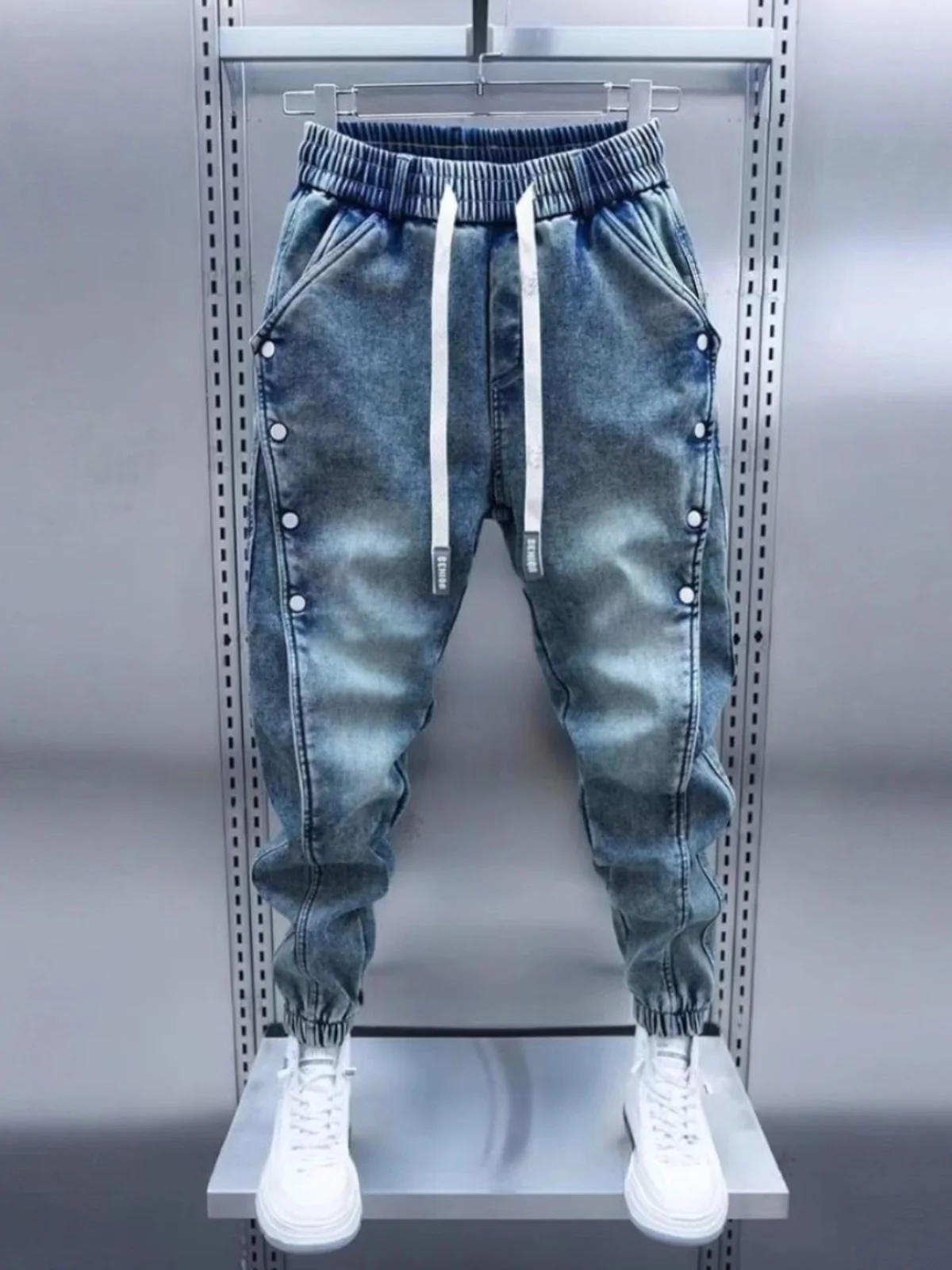 Light Blue Men's Denim Jeans Spring Autumn New Style Harlan Pants Cuffed Elastic Waist Decorative Button Fashionable Youth Ca...