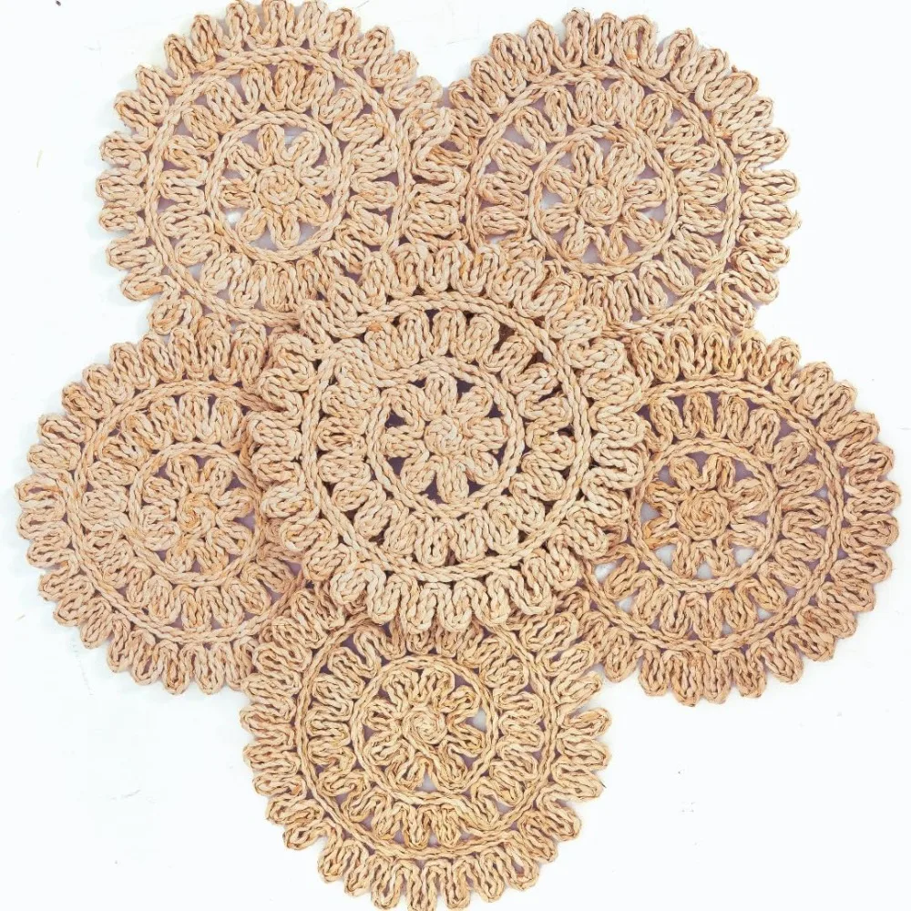 

Round Woven Placemats Set of 6 from Natural Corn Husk, Bohemian Rattan Mats for Farmhouse and Spacious Dining