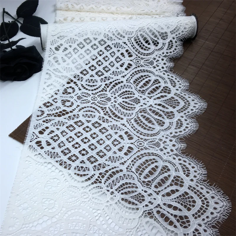 Ivory Chantilly Lace Trim Scalloped Hollow-Out Black Eyelash Lace Fabric DIY Lace Clothing Sewing Crafts for Lace Accessories