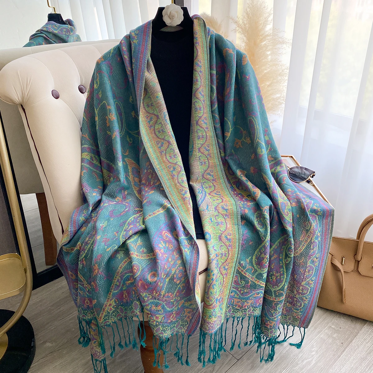 Luxuriöser Winter-Damen-Kaschmirschal – bedruckter, mit Quasten bestickter Schal, warmer Pareo-Umhang und eleganter Poncho – Detail 9