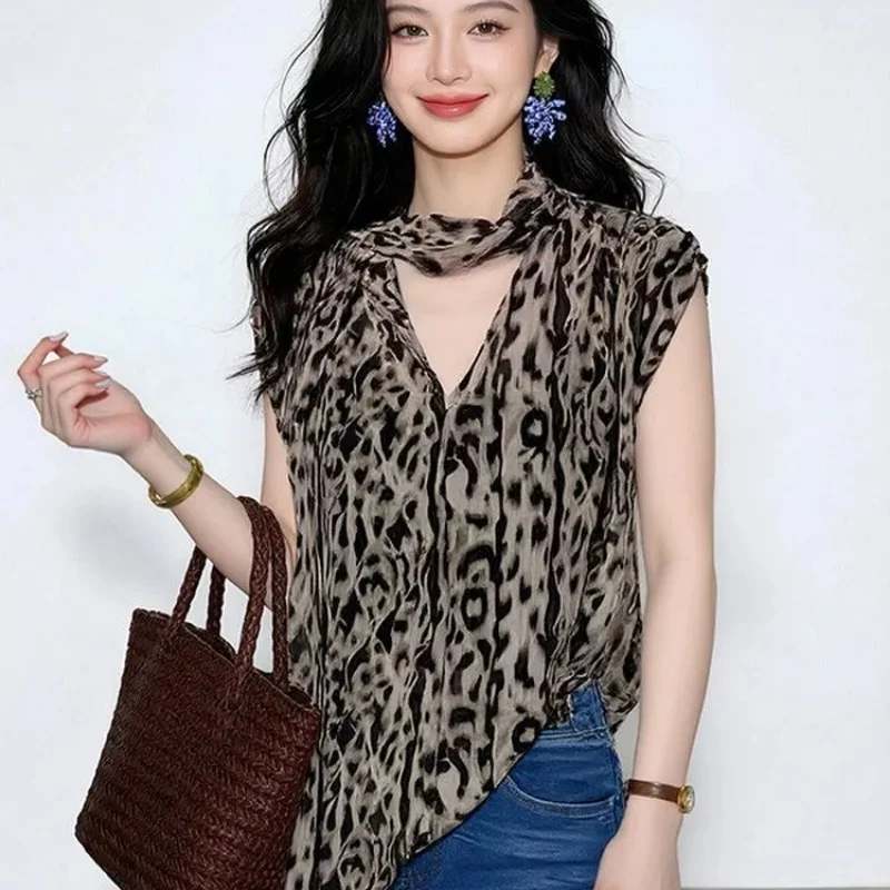 Leopard Print Sleeveless V Neck Loose Top Women Casual Summer Tee Shirt with Scarf Collar Detail