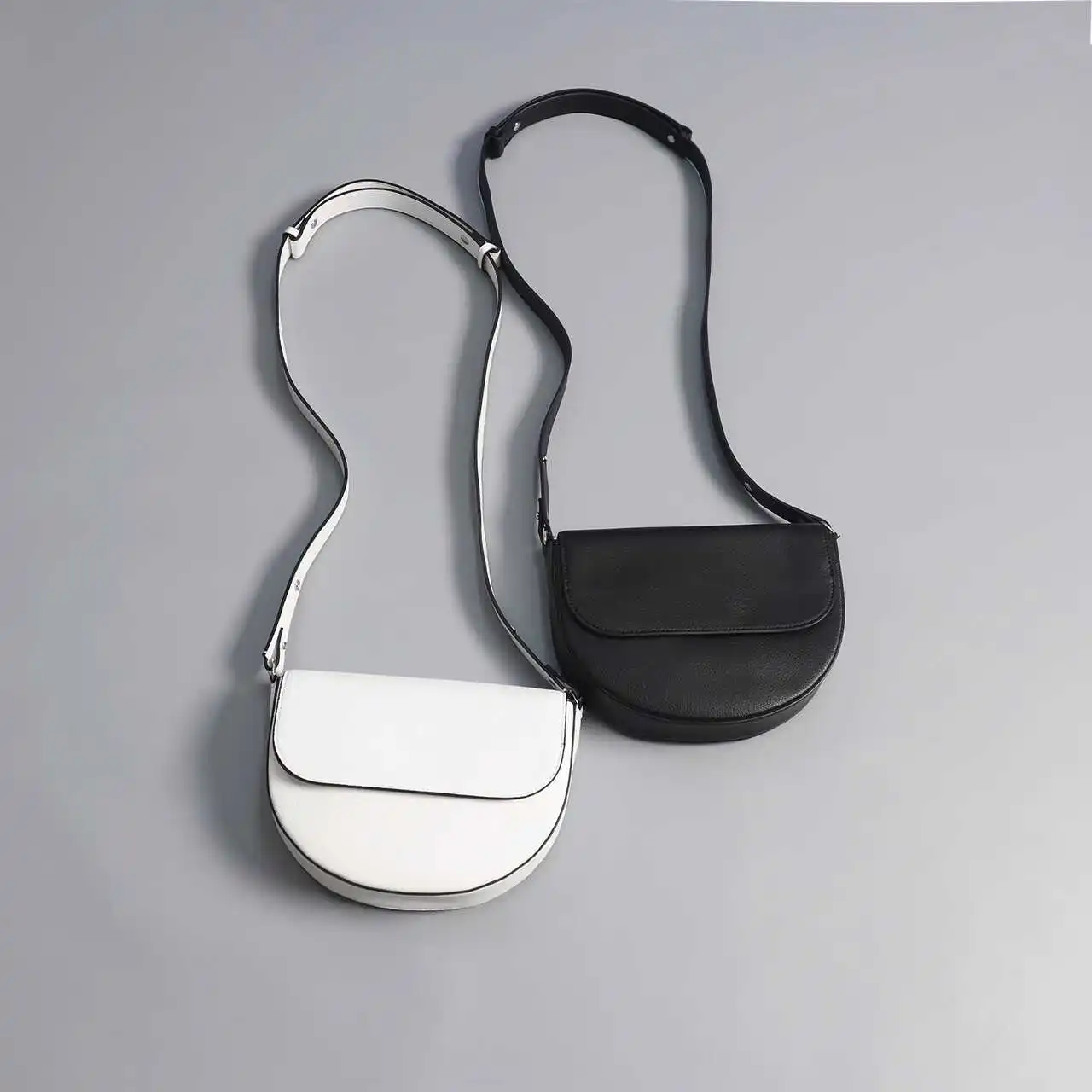 Simplified Metal Letter Flip Cover Women's Shoulder Bag Black Single Strap Crossbody Saddle Bag Fashionable Leather Handbag