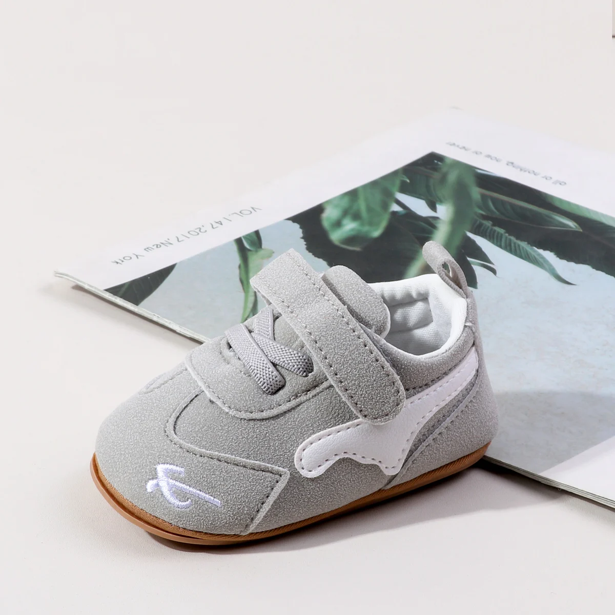 Hot Selling Baby Unisex First Walking Toddler Shoes For 0-18 Months Fashion Design Three Colors High Quality Baby Sneaker