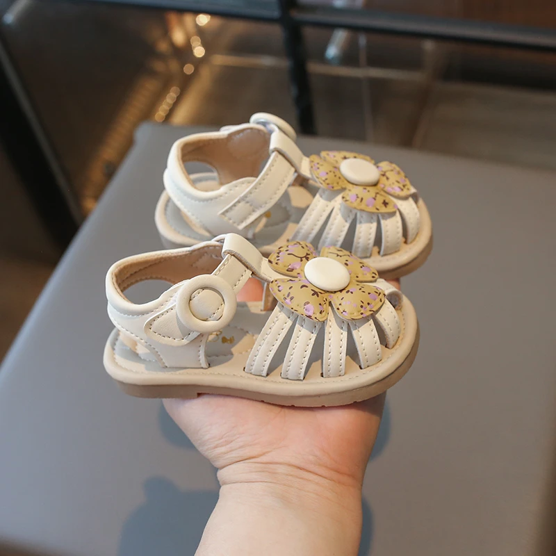 Estate ragazze sandali per bambini fiore rosa ragazze leggere scarpe singole Beige moda morbida bambini sandali per bambini scarpe per ragazze