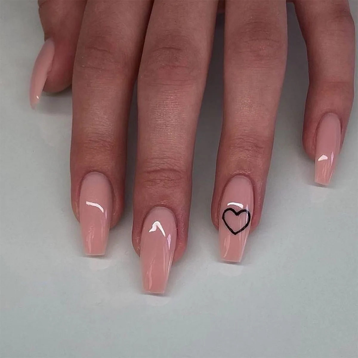 

24Pcs/box Middle Length Girls Ballerina Nude Pink Color False Nails Design With Heart Pattern DIY Artificial Fake Nail Handmade