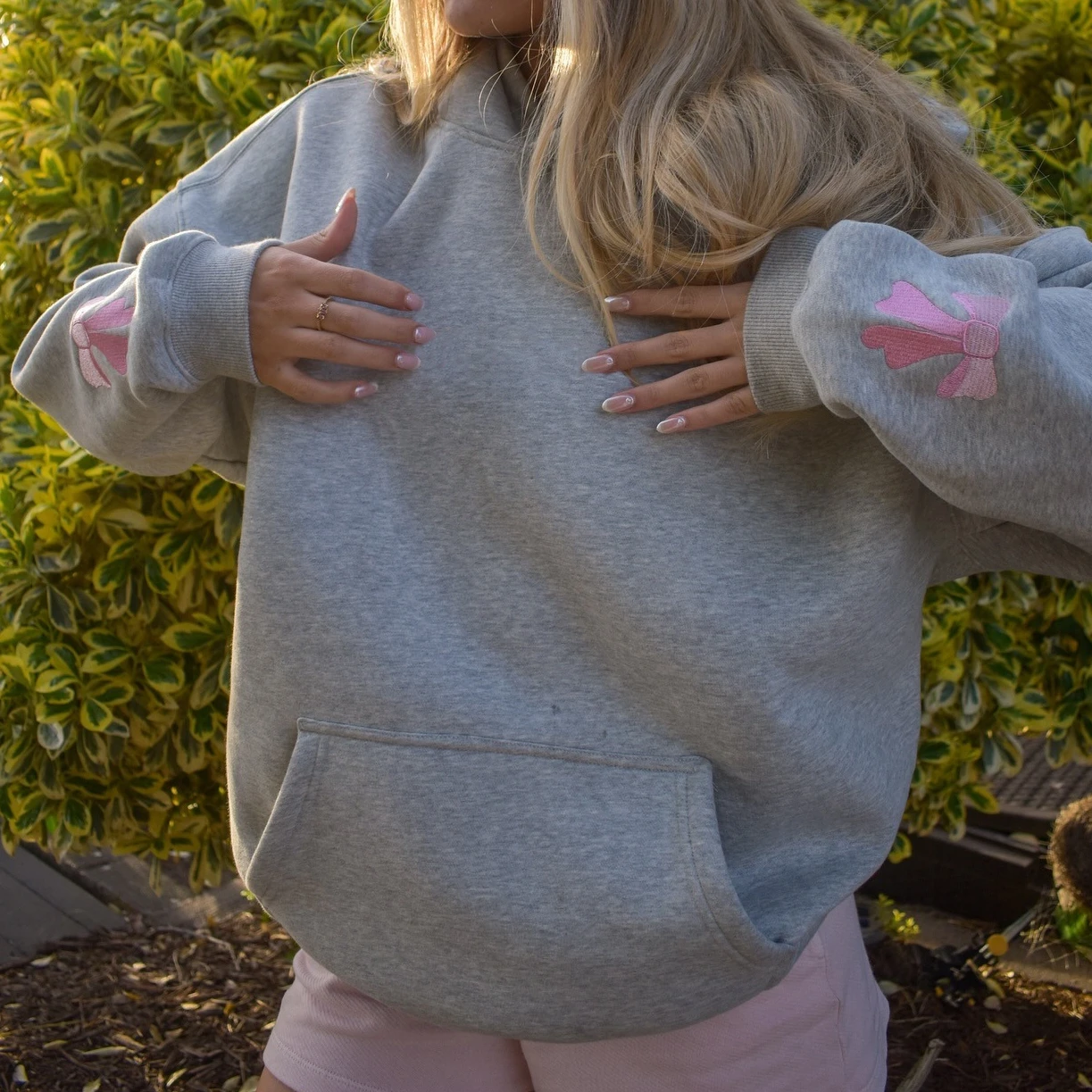 

Женская мода, осенние повседневные толстовки с бантом сзади и вышивкой, свободный свитшот с длинными рукавами, осенне-зимняя одежда